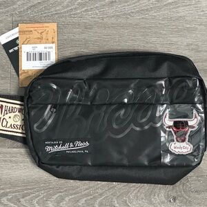 Mitchell & Ness Chicago Bulls Windy City Fanny Pack - NWT!